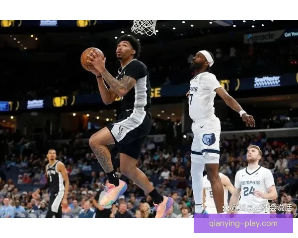 马刺7连胜大胜送灰熊无缘季后赛 文班19+15+7帽助队近25战赢23场 马刺7连胜大胜送灰熊无缘季后赛 文班19+15+7帽助队近25战赢23场